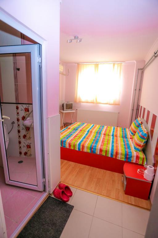 Hostel Shatrata Bogomilovo Bagian luar foto