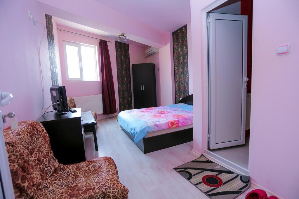 Hostel Shatrata Bogomilovo Bagian luar foto