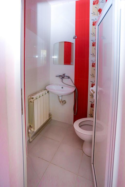 Hostel Shatrata Bogomilovo Bagian luar foto