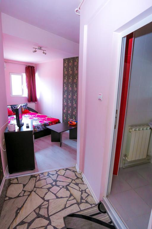 Hostel Shatrata Bogomilovo Bagian luar foto